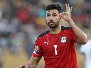 تريزيجيه يرتدي شارة قيادة منتخب مصر لكرة القدم أمام بوتسوانا