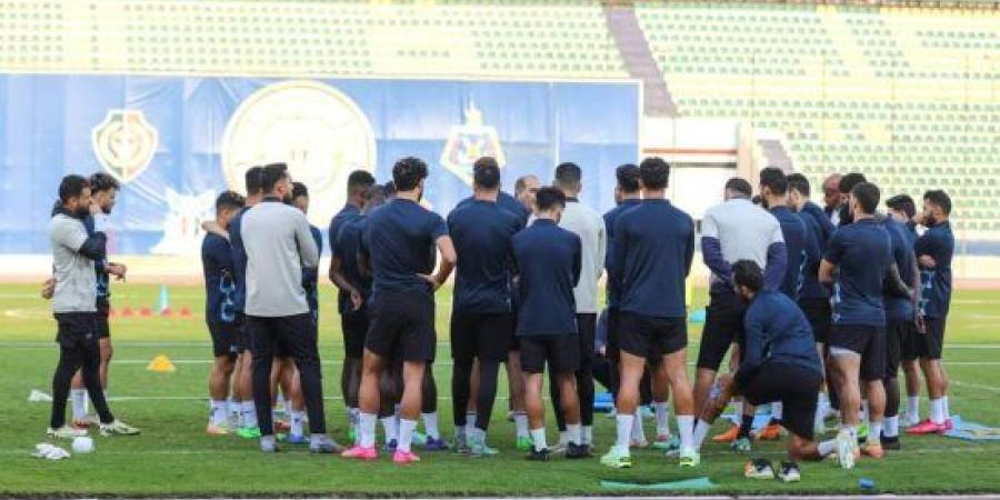 على ماهر يجتمع بلاعبى المصرى قبل انطلاق التدريبات استعداداً للزمالك