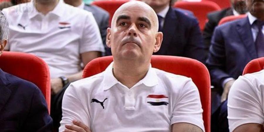 المدير الفنى لمنتخب اليد يحضر مباراة الأهلى والزمالك فى دورى المحترفين