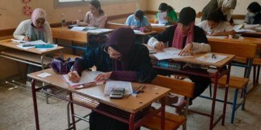 الخميس.. غلق باب التقدم للعمل بامتحانات الدبلومات الفنية كرئيس ووكيل لجنة