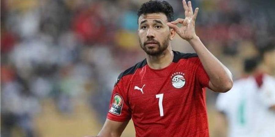 تريزيجيه يرتدي شارة قيادة منتخب مصر لكرة القدم أمام بوتسوانا