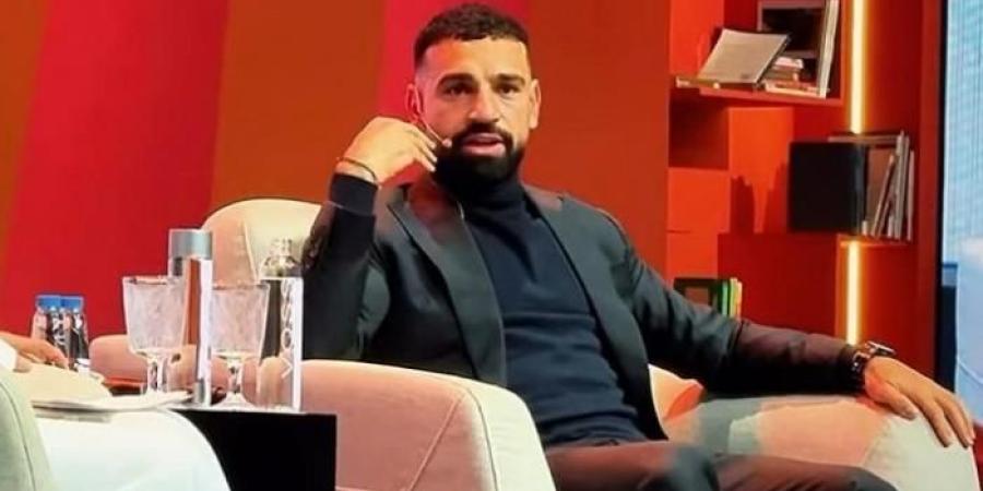 محمد صلاح يحتفي بمشاركته في معرض الشارقة للكتاب (فيديو)